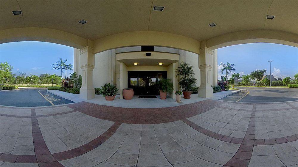 Hampton Inn Commercial Boulevard-Fort Lauderdale Tamarac Exterior photo